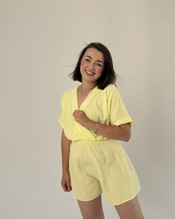 żółty-kombinezon-kopertowy-muślin.jpg