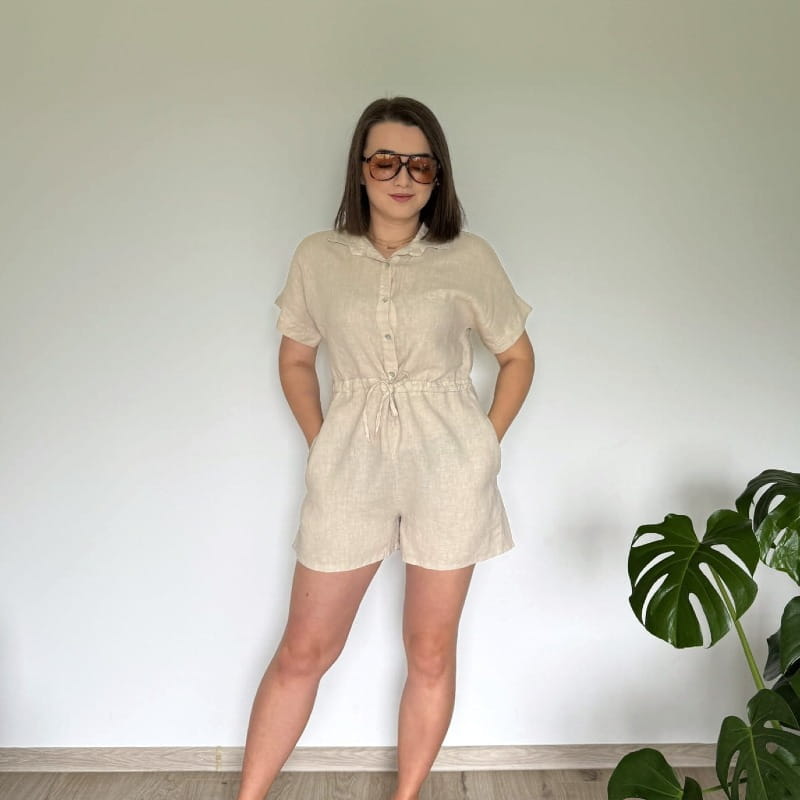beżowy-lniany-damski-koszulowy-kombinezon-2.jpg