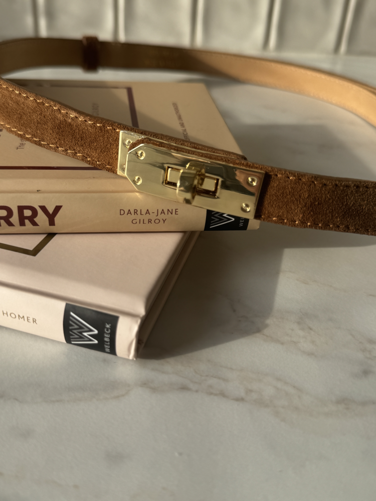 brązowy-regulowany-pasek-ze skóry-naturalnej-zamszowy-ze-złotą-klamerką-1.png