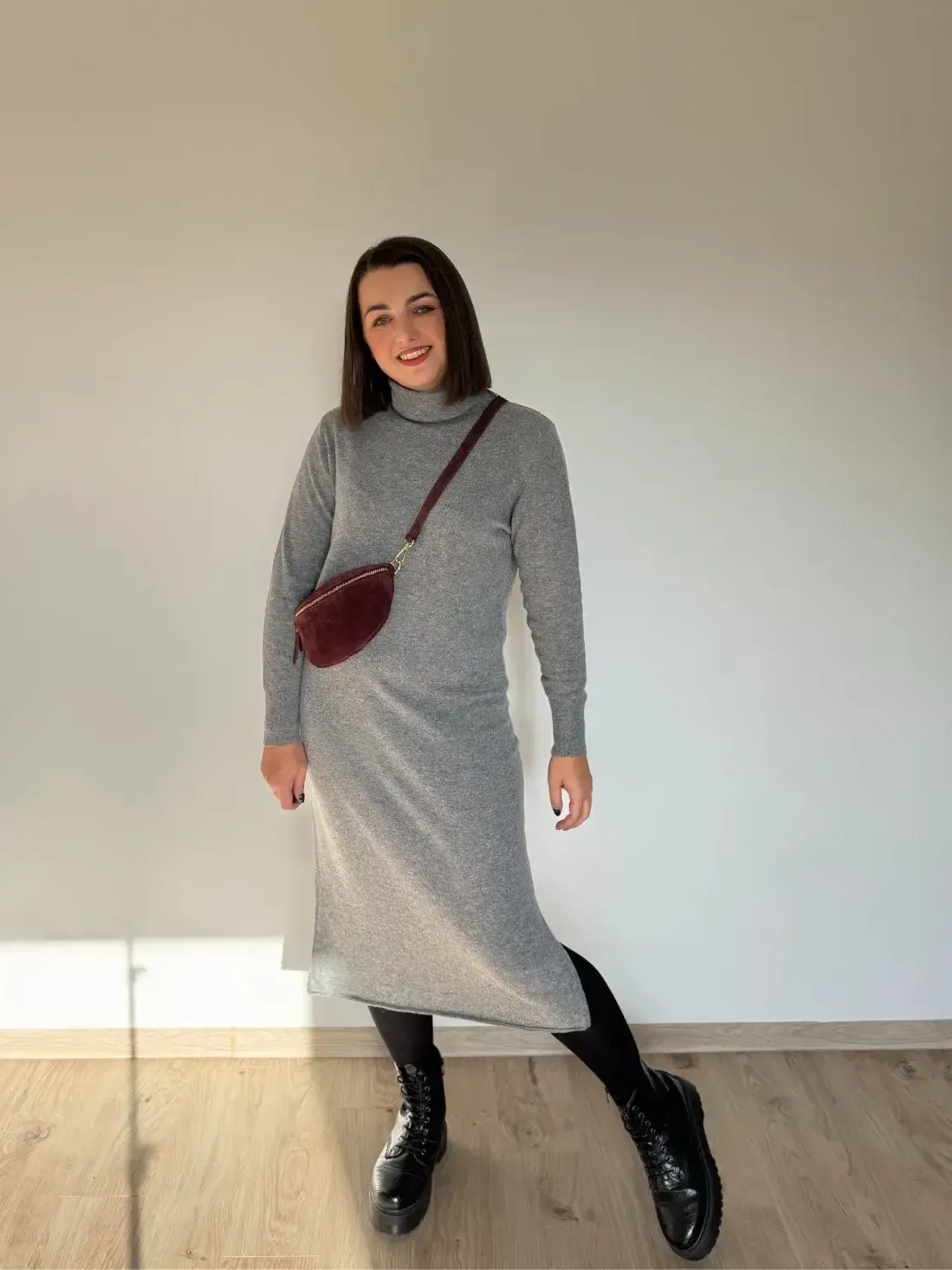 sweterkowa-sukienka-z-golfem-szara-kaszmir-welna-4.webp
