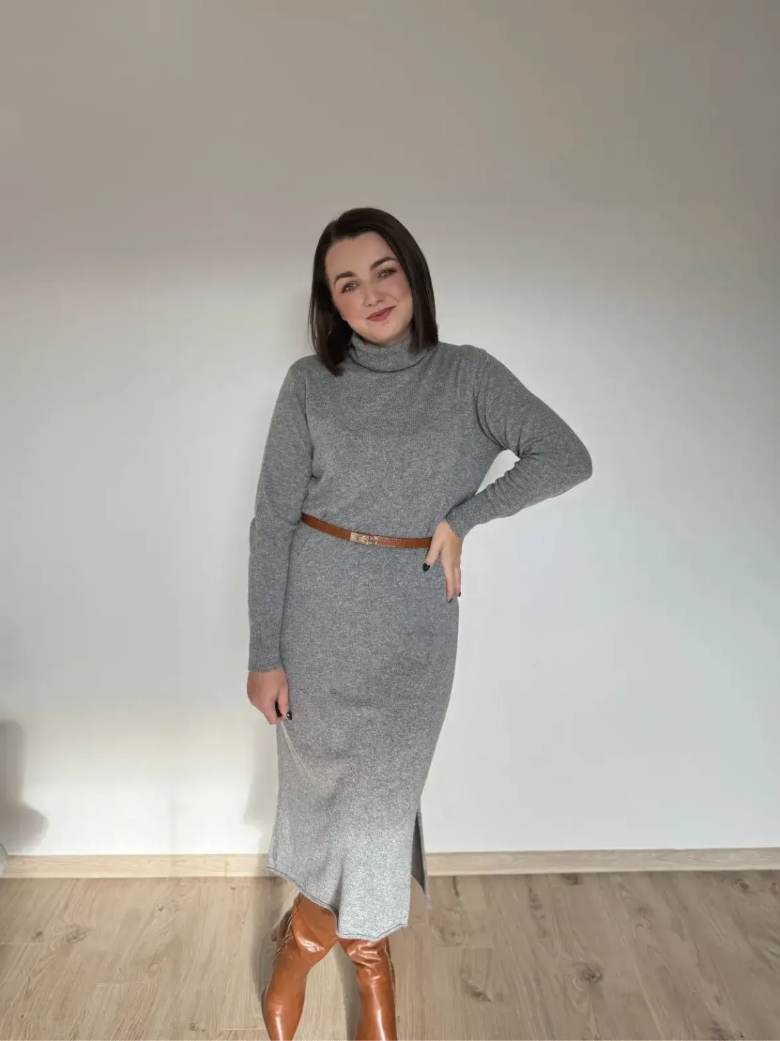 sweterkowa-sukienka-z-golfem-szara-kaszmir-welna-7.webp