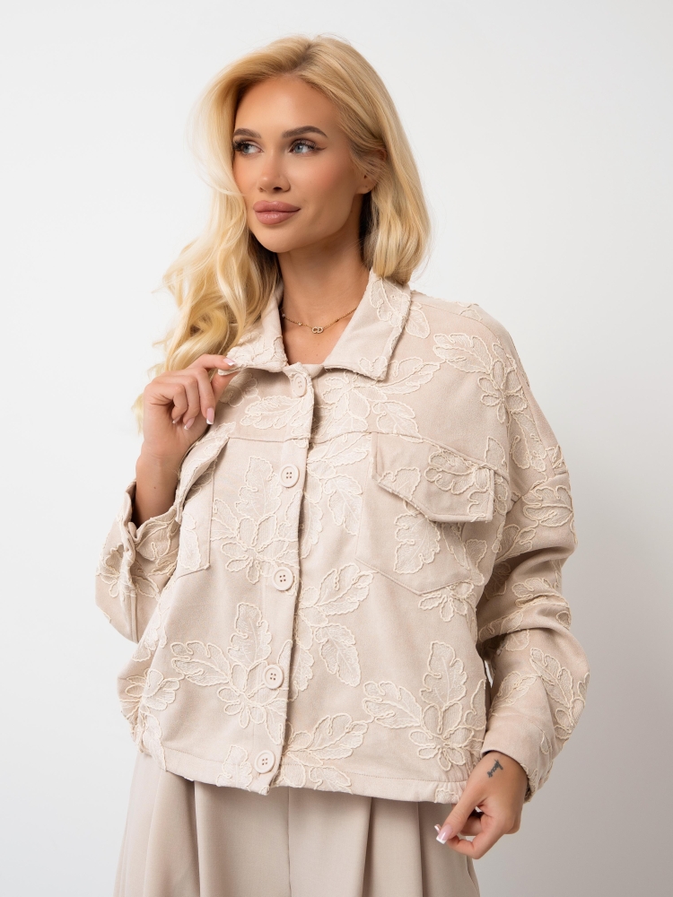 kurtka-oversize-haftem-kwiatowym-i-kieszeniami.jpg