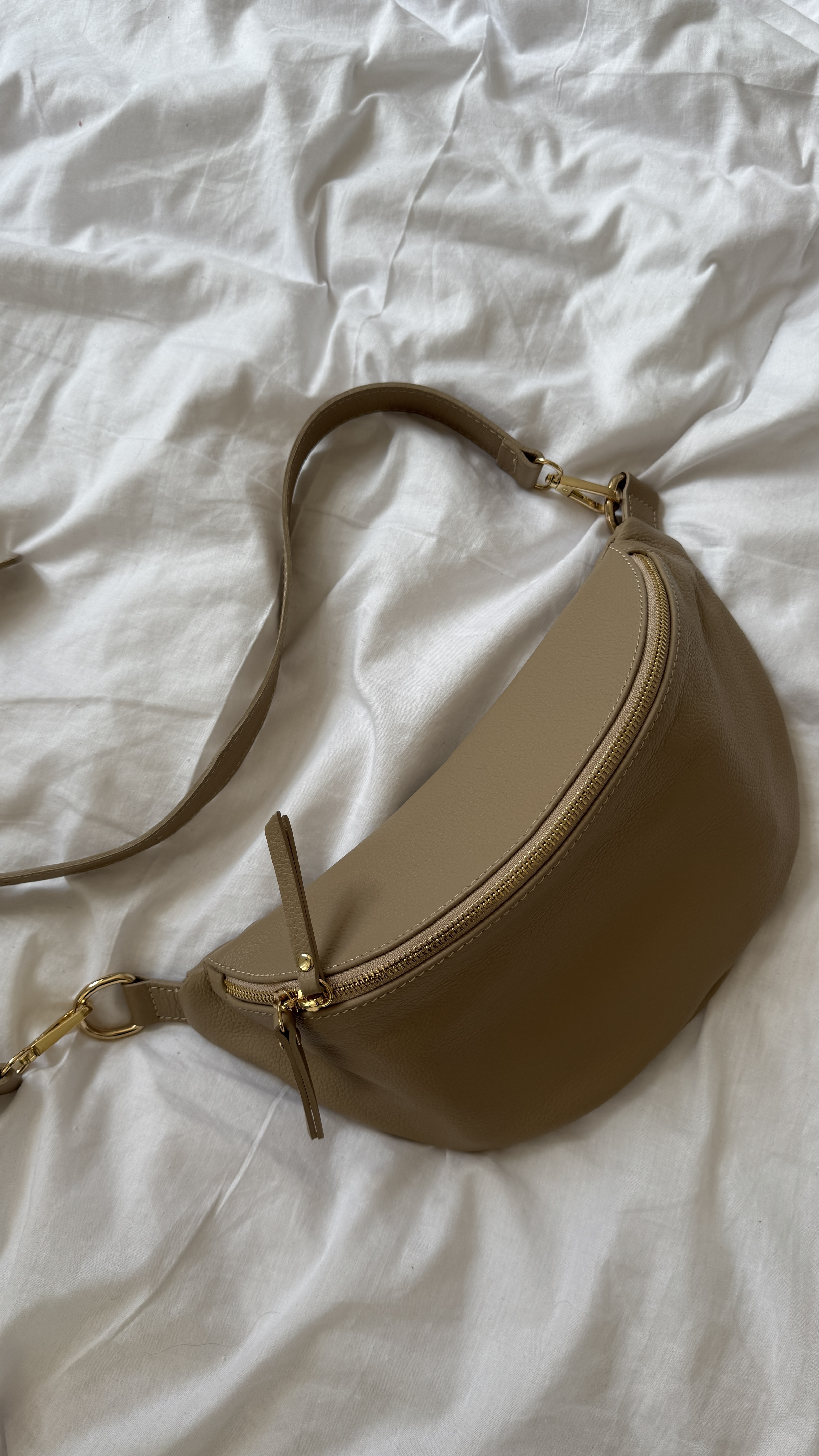 beżowa skórzana nerka damska